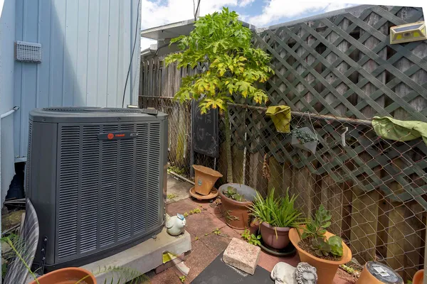 $230,000 | 3205 West 16th Avenue, Hialeah, FL 33012