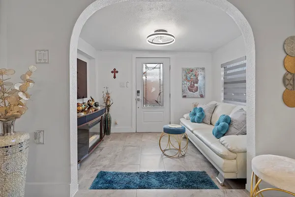 $230,000 | 3205 West 16th Avenue, Hialeah, FL 33012