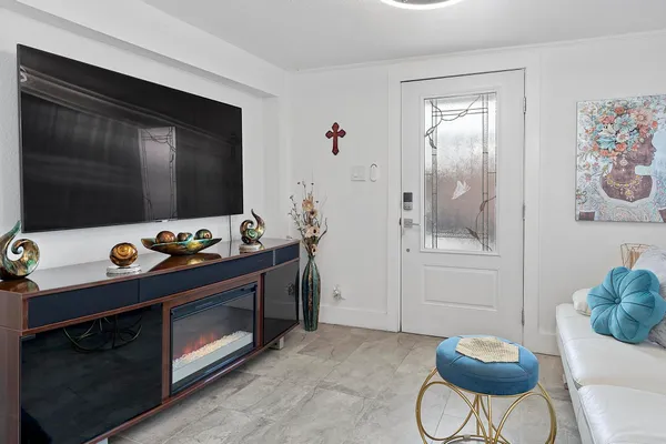 $230,000 | 3205 West 16th Avenue, Hialeah, FL 33012