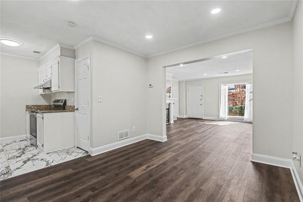 161 Holcomb Ferry Road Roswell, GA 30076 - Photo 10 of 23