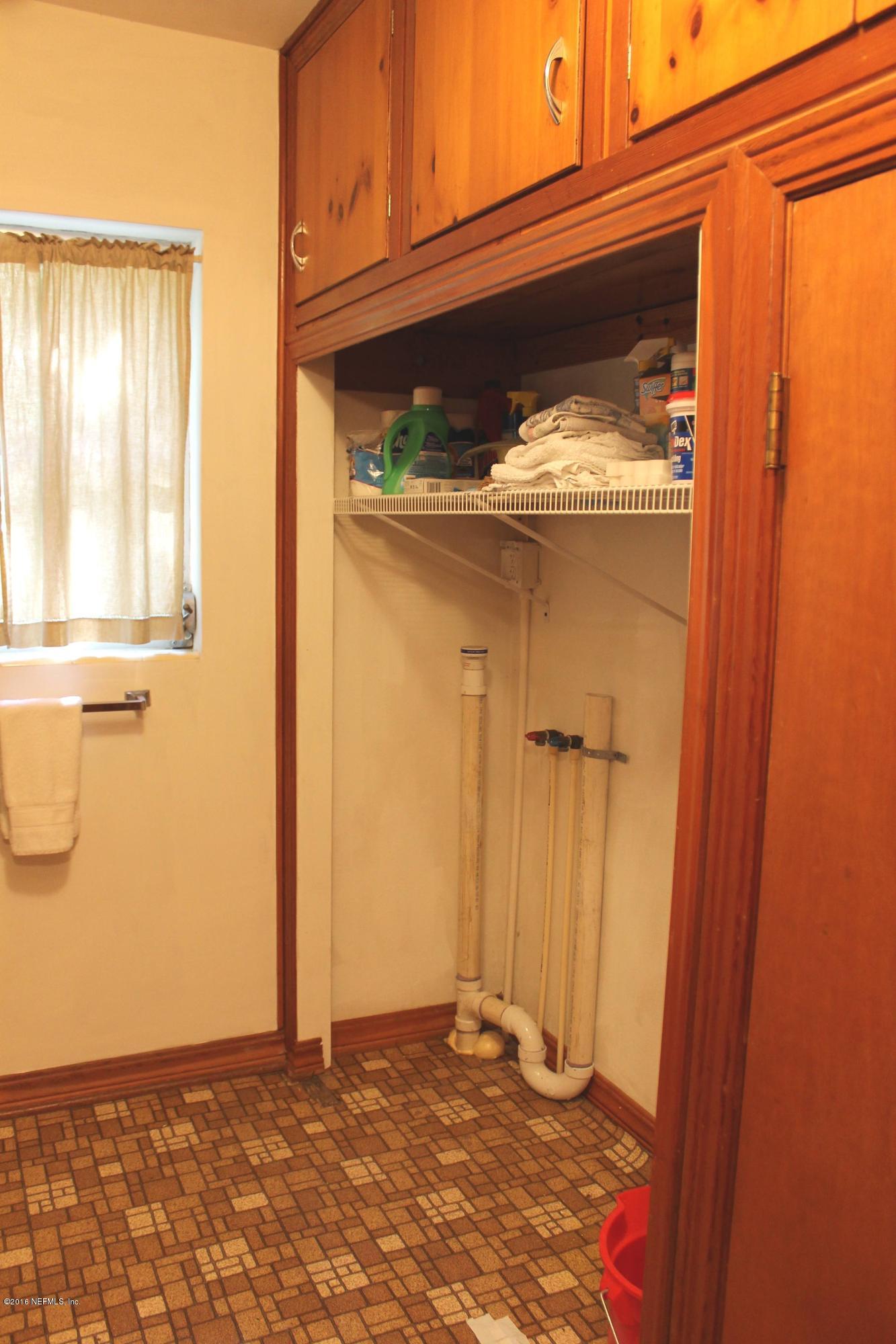 243 West River Road Palatka, FL 32177 - Photo 31 of 47 Laundry Room has second bath