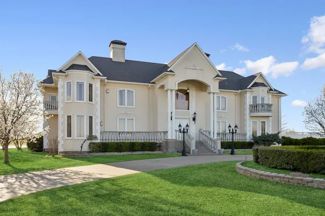 $1,999,000 | 609 Farm To Market Road 1306, Gainesville, TX 76240