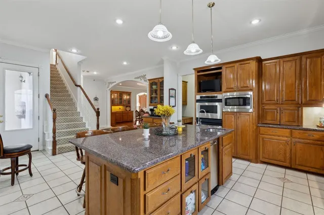 $1,999,000 | 609 Farm To Market Road 1306, Gainesville, TX 76240