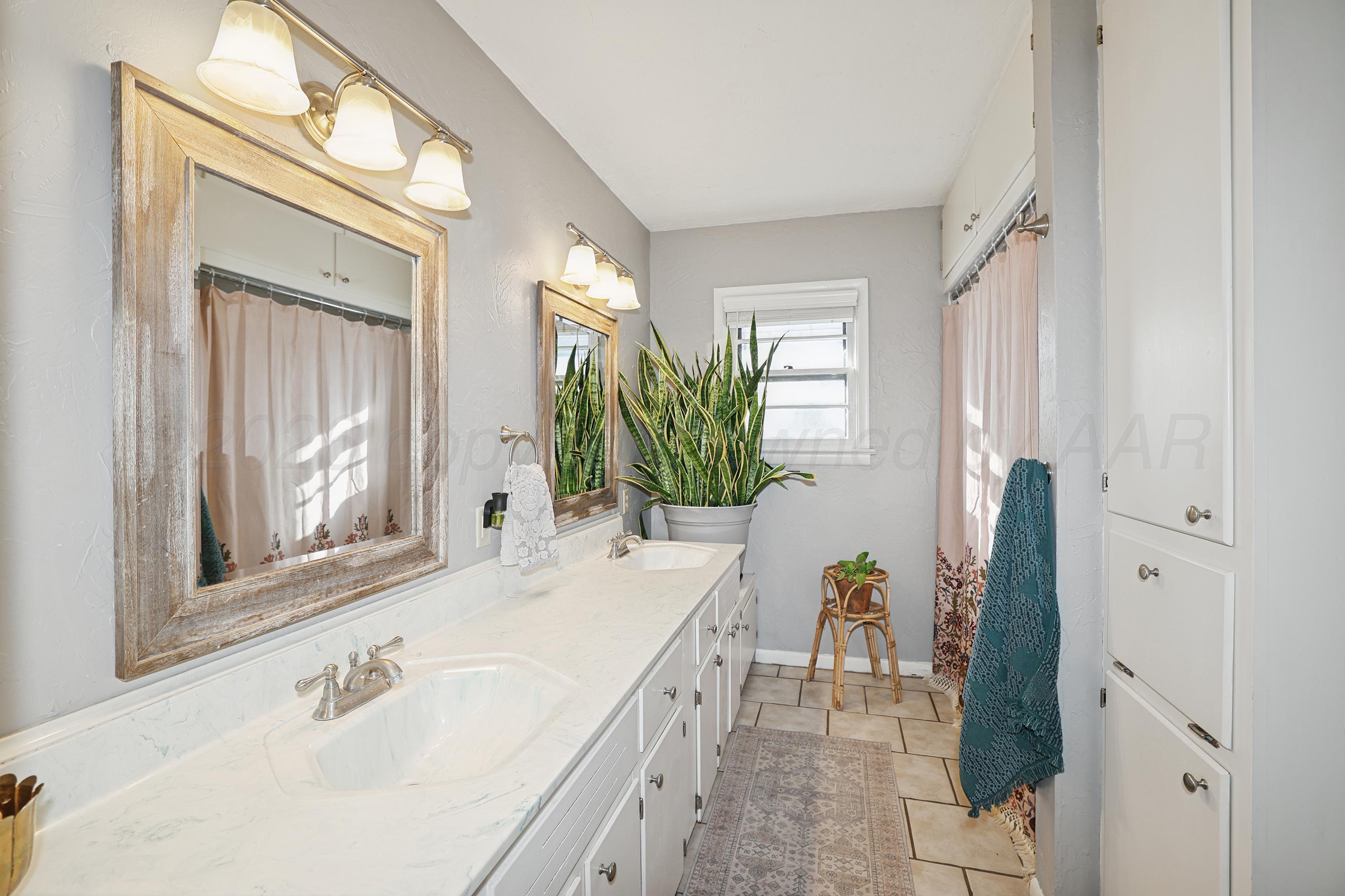 3600 South Rusk Street Amarillo, TX 79109 - Photo 22 of 41 25-Bathroom