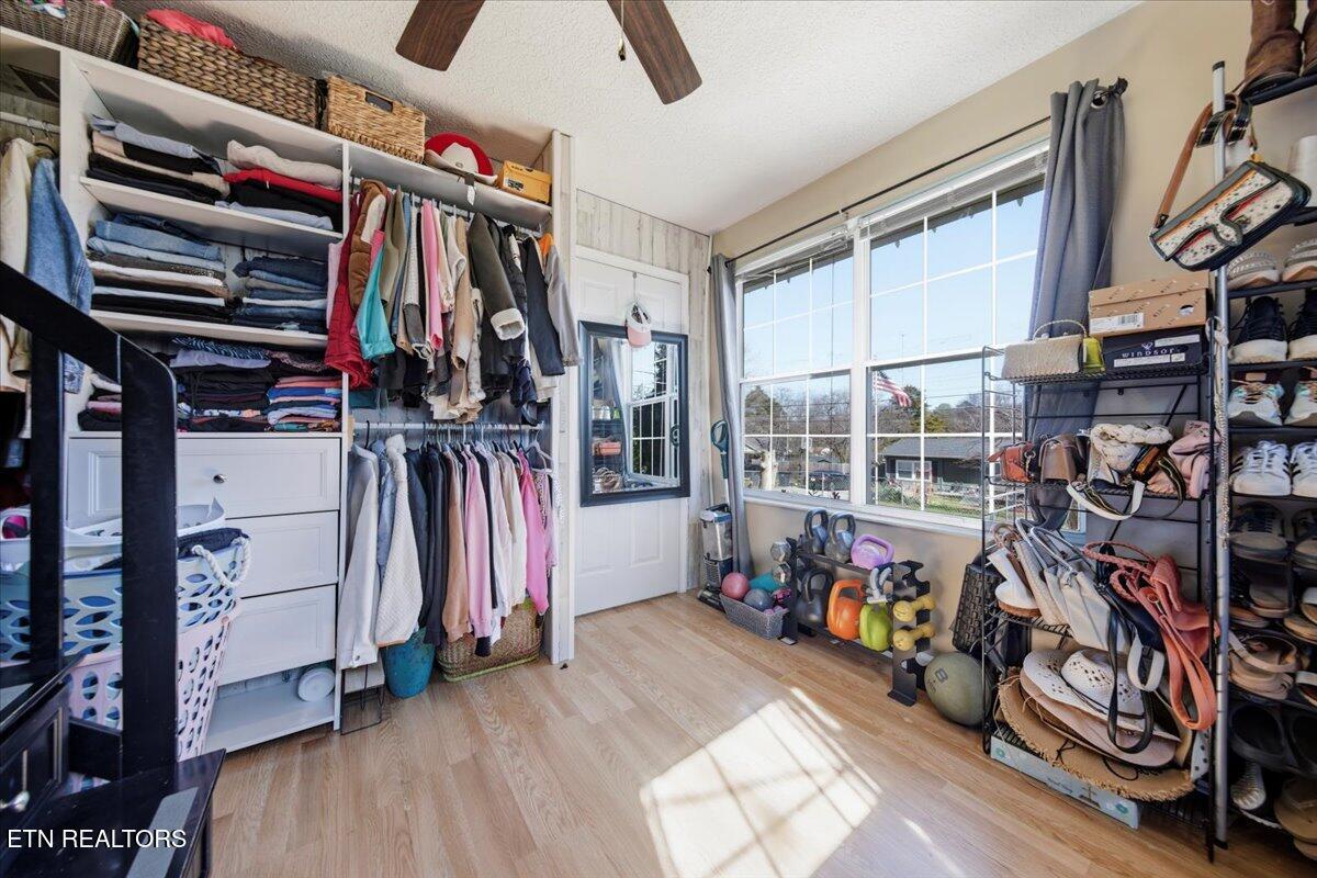 2201 Paris Road Knoxville, TN 37912 - Photo 16 of 36 06-IMG_2679