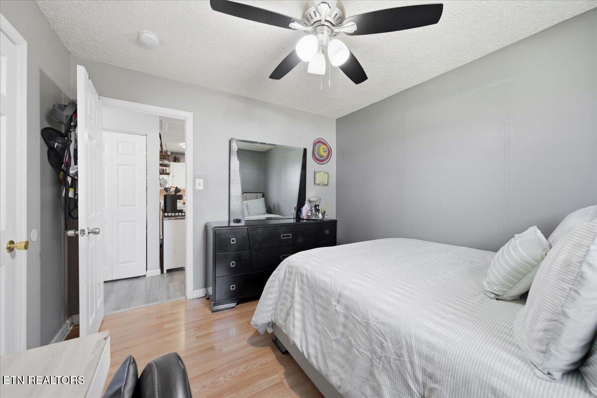 2201 Paris Road Knoxville, TN 37912 - Photo 20 of 36 13-IMG_2719