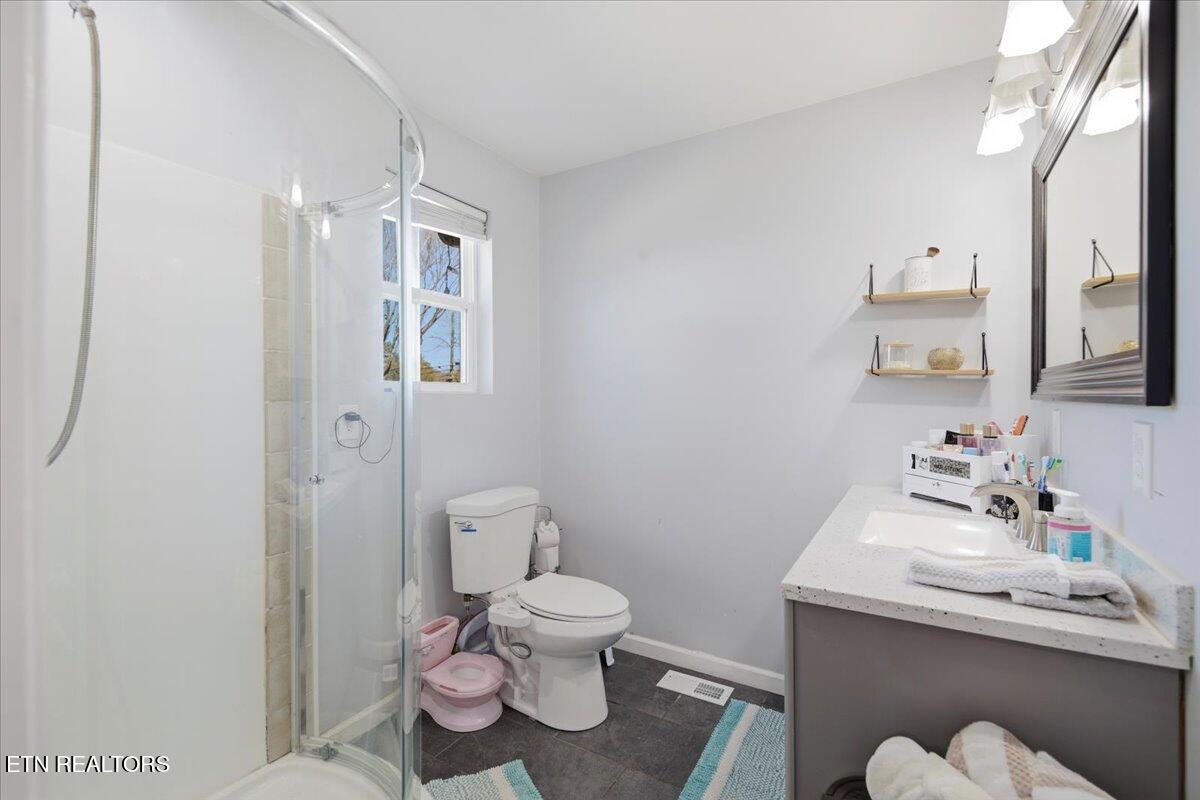 2201 Paris Road Knoxville, TN 37912 - Photo 24 of 36 25-IMG_2809