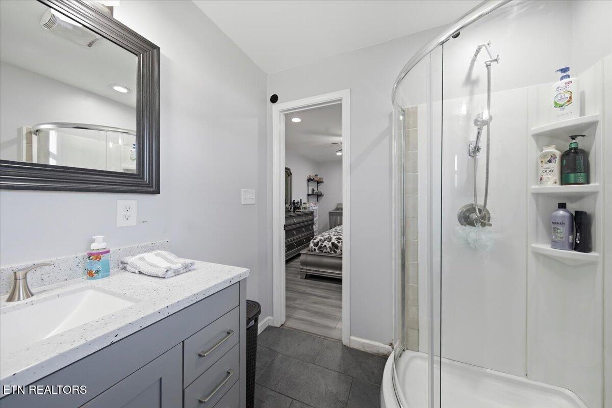 2201 Paris Road Knoxville, TN 37912 - Photo 25 of 36 26-IMG_2814