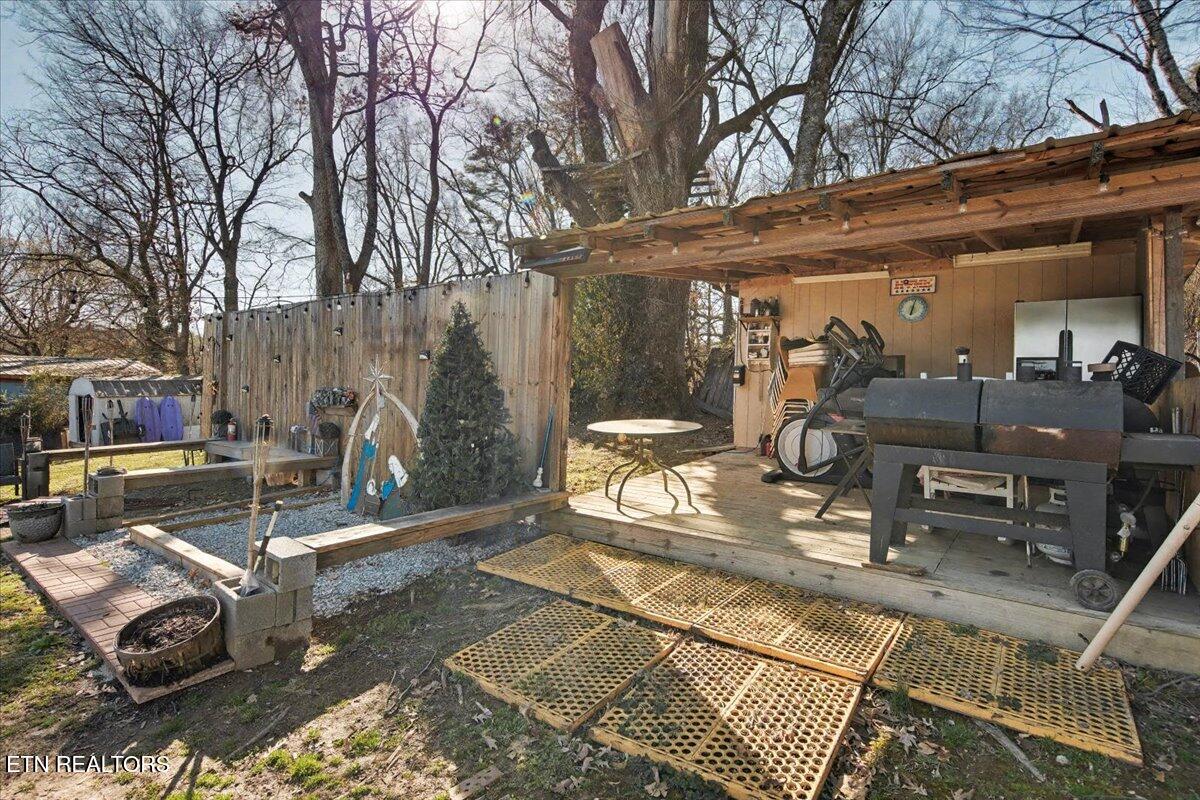 2201 Paris Road Knoxville, TN 37912 - Photo 34 of 36 38-IMG_2888