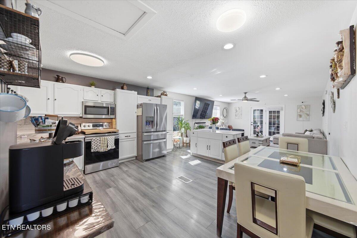 2201 Paris Road Knoxville, TN 37912 - Photo 7 of 36 15-IMG_2729