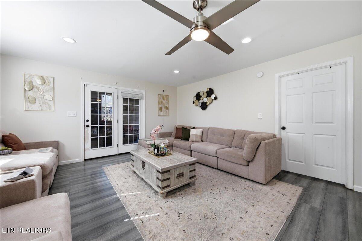 2201 Paris Road Knoxville, TN 37912 - Photo 10 of 36 21-IMG_2784