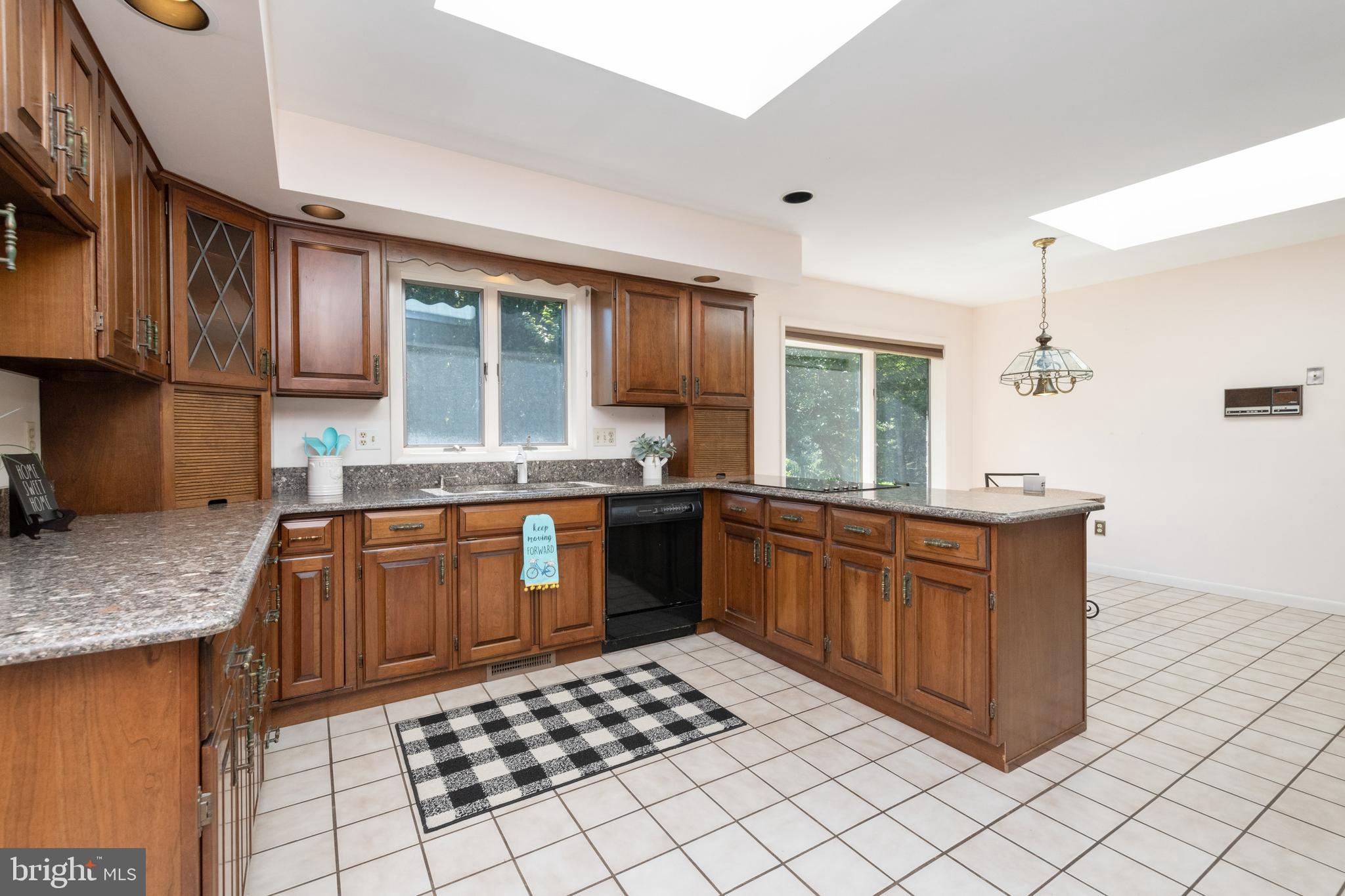 13806 Cripplegate Road Phoenix, MD 21131 - Photo 20 of 63 Kitchen with Upgraded Counter tops
