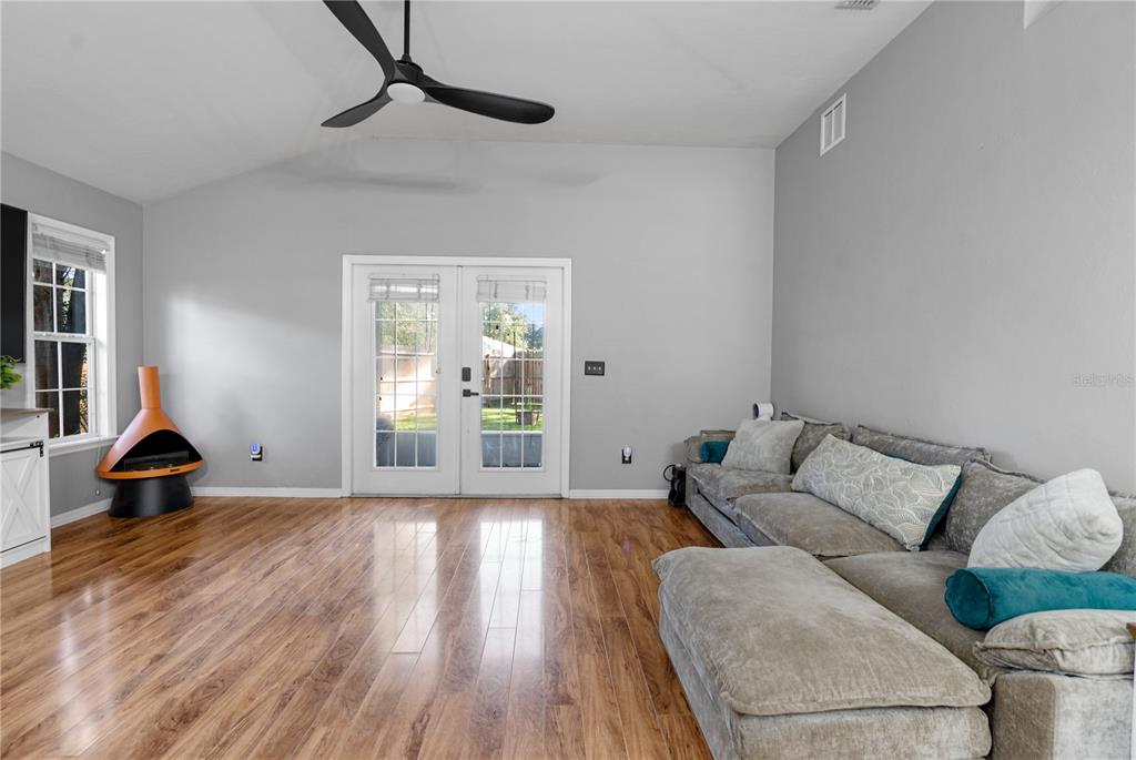 6237 Northwest 109th Place Alachua, FL 32615 - Photo 15 of 32