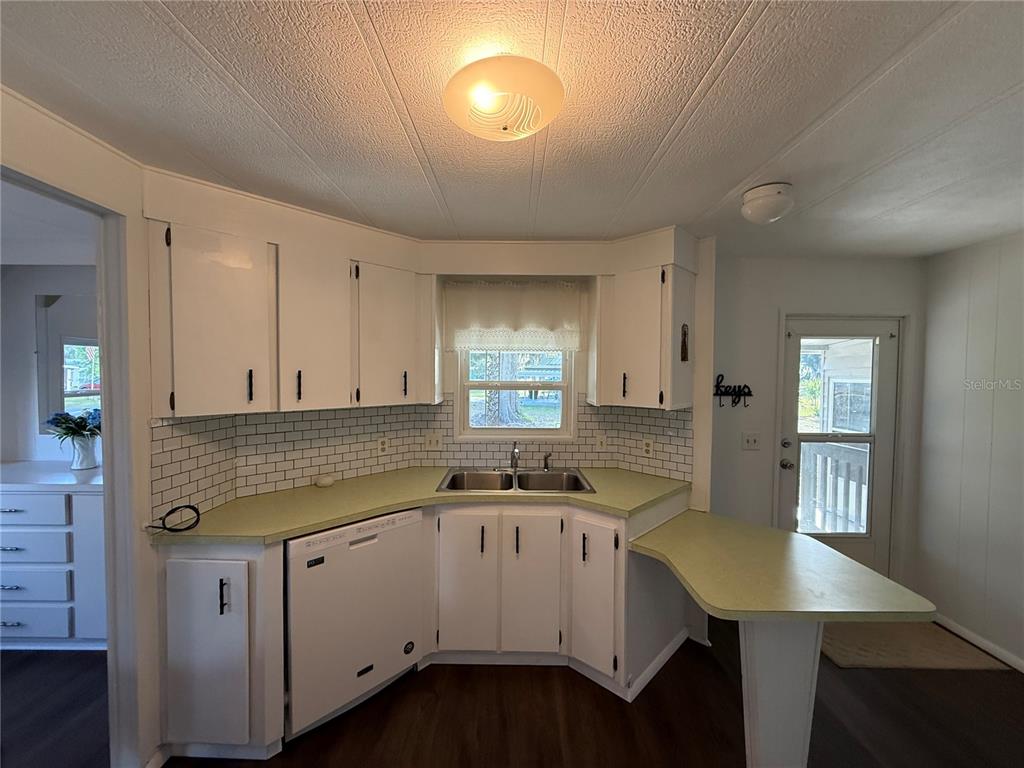 27 South Bobwhite Road Wildwood, FL 34785 - Photo 5 of 40 Gallery Image 5