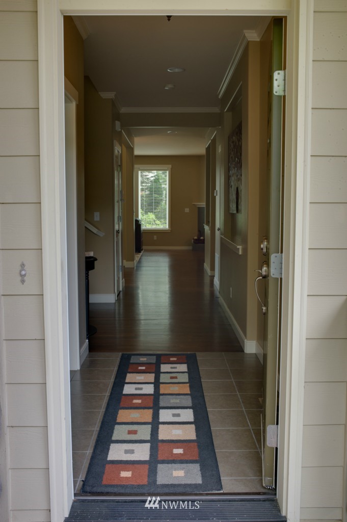 15926 36th Avenue Southeast Bothell, WA 98012 - Photo 4 of 25 Gallery Image 4