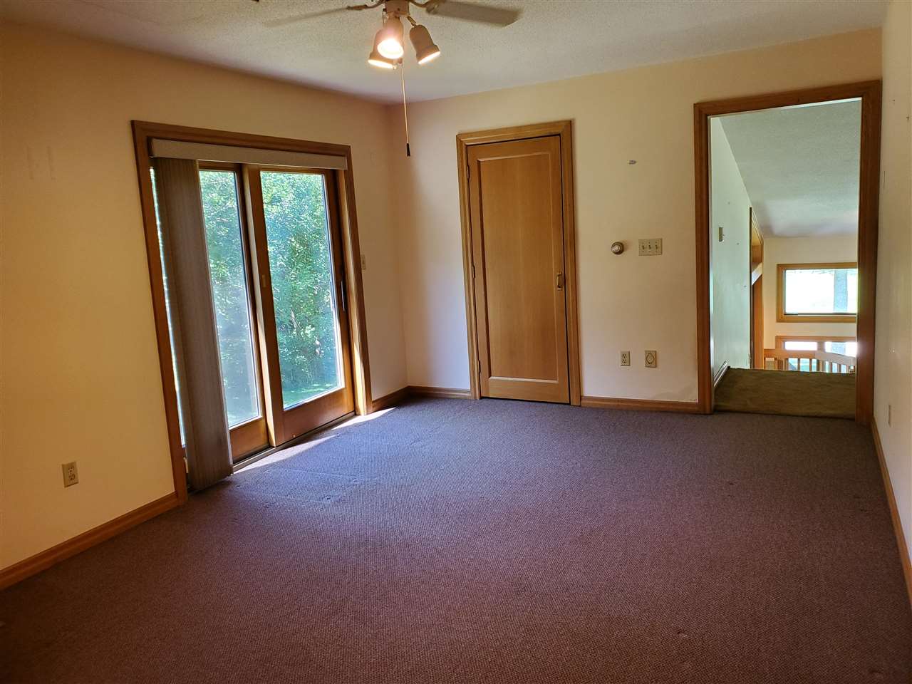 3514 North River Road Oregon, IL 61061 - Photo 13 of 25 an empty room with windows and closet