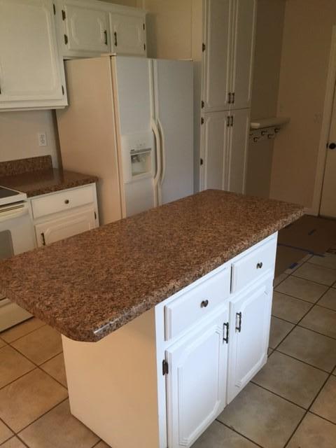 2844 Old Mill Way Crestview, FL 32539 - Photo 32 of 49 view of a kitchen counter space