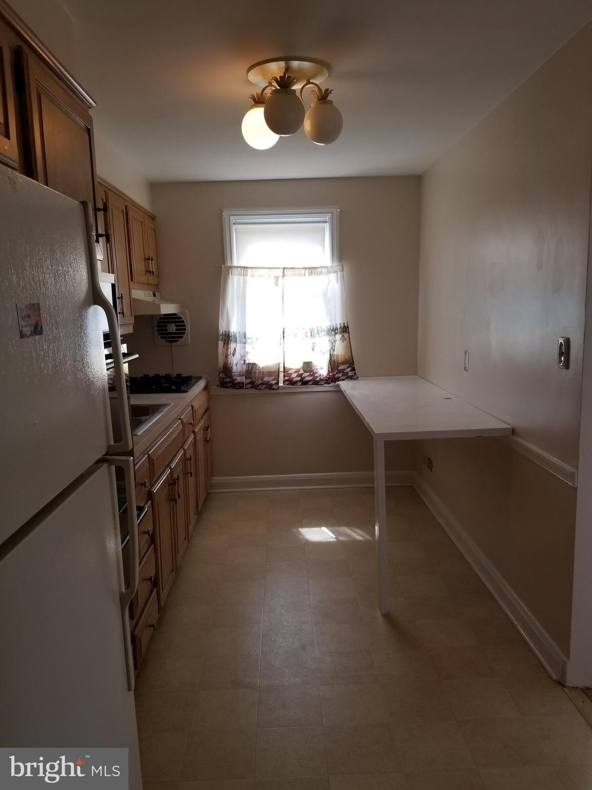920 Courtney Road Baltimore, MD 21227 - Photo 10 of 21 Kitchen