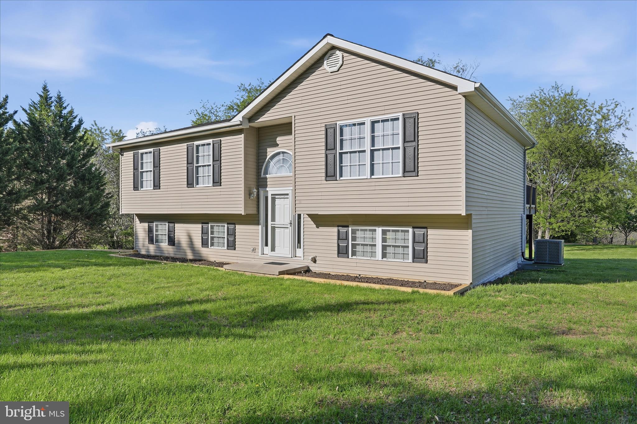 174 Open Field Lane Falling Waters, WV 25419 - Photo 8 of 61