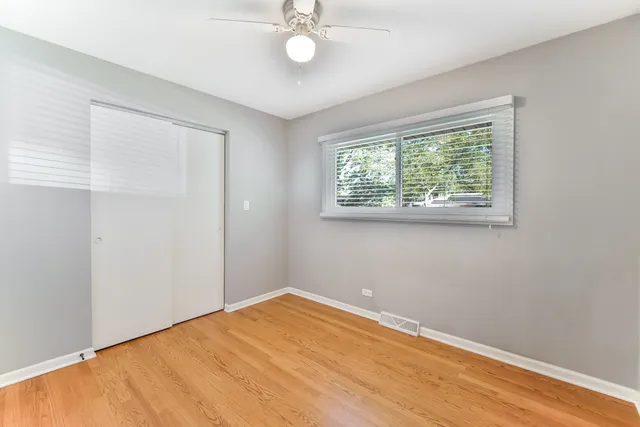 $2,950 | 879 East Holly Way, Palatine, IL 60074