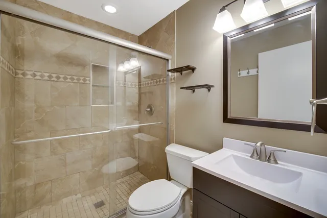 $2,950 | 879 East Holly Way, Palatine, IL 60074