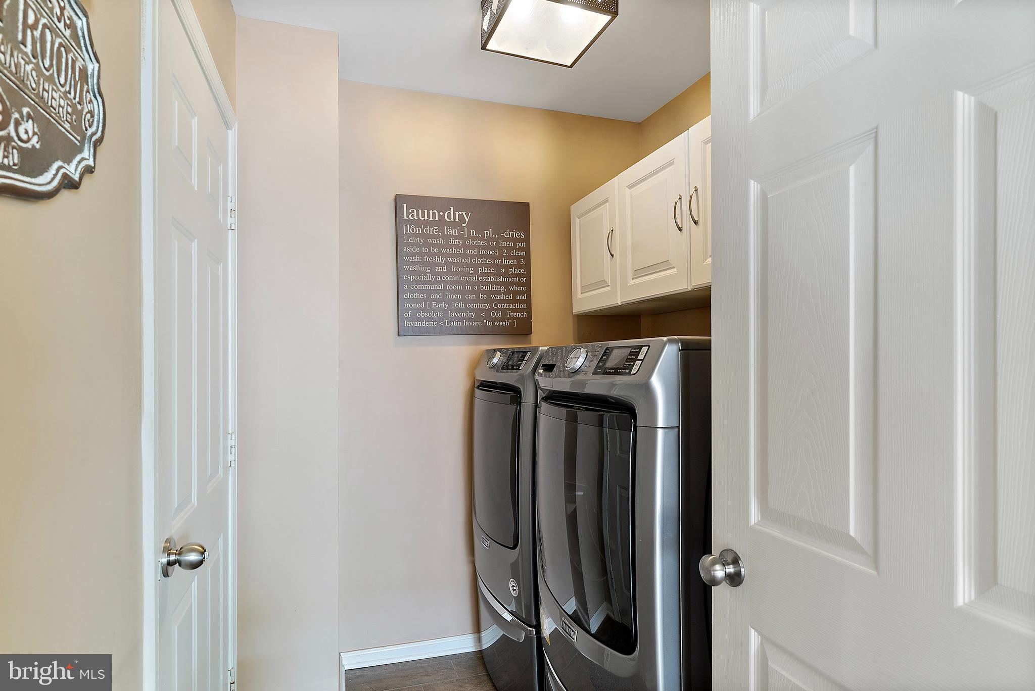 4 Midfield Street Sicklerville, NJ 08081 - Photo 12 of 40 a view of a hallway with windows