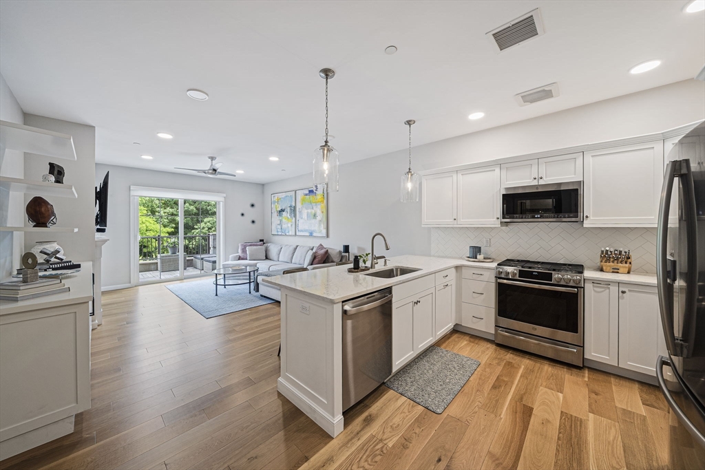 1 Revolution Way, Unit 104 Canton, MA 02021 - Photo 6 of 39