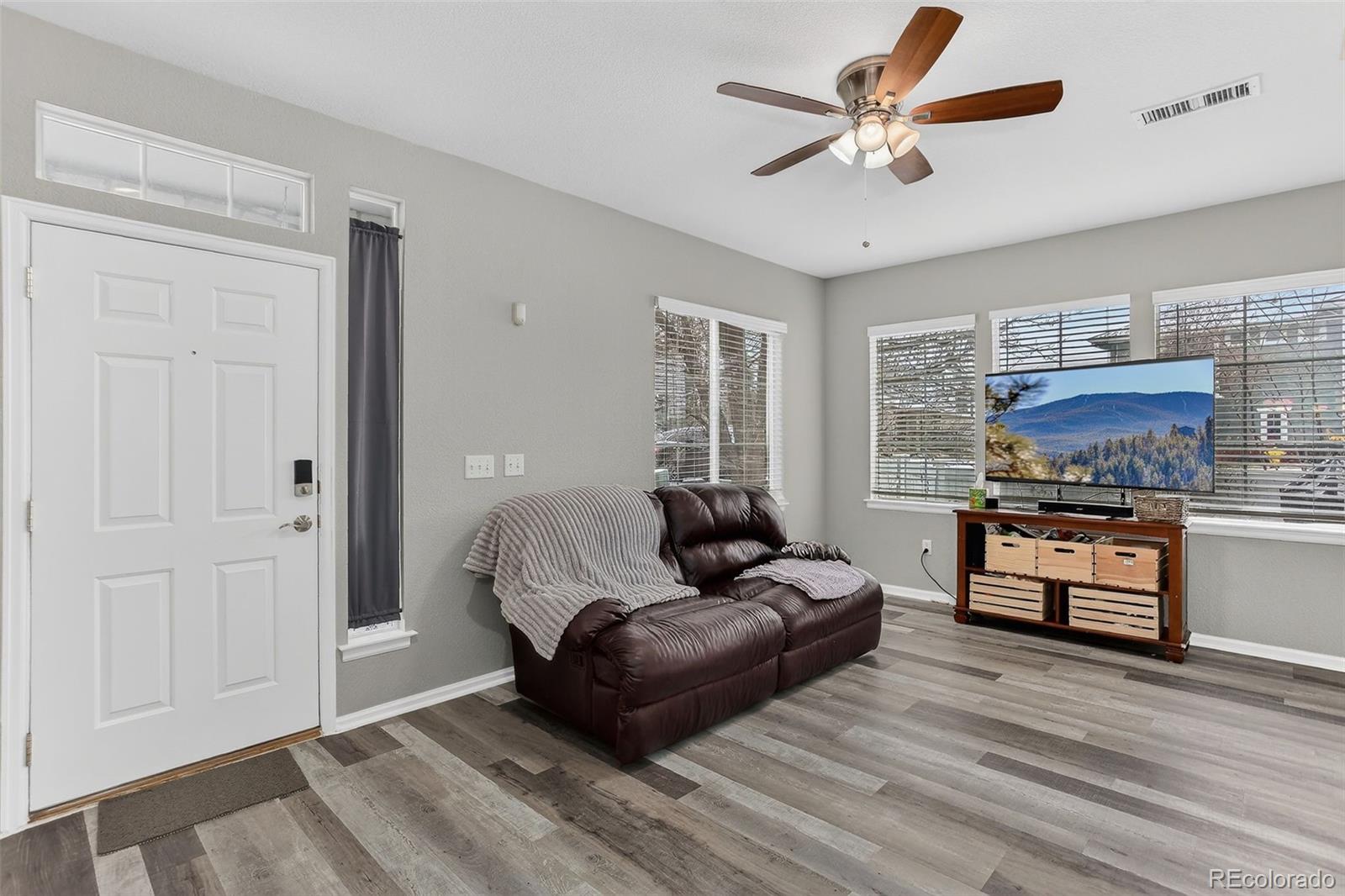 167 Whitehaven Circle Highlands Ranch, CO 80129 - Photo 4 of 34