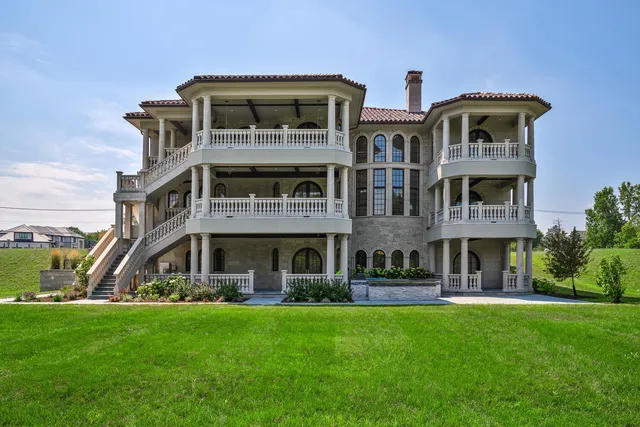 $5,695,000 | 6413 South County Line Road, Burr Ridge, IL 60527