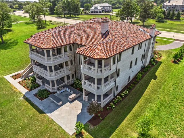 $5,695,000 | 6413 South County Line Road, Burr Ridge, IL 60527