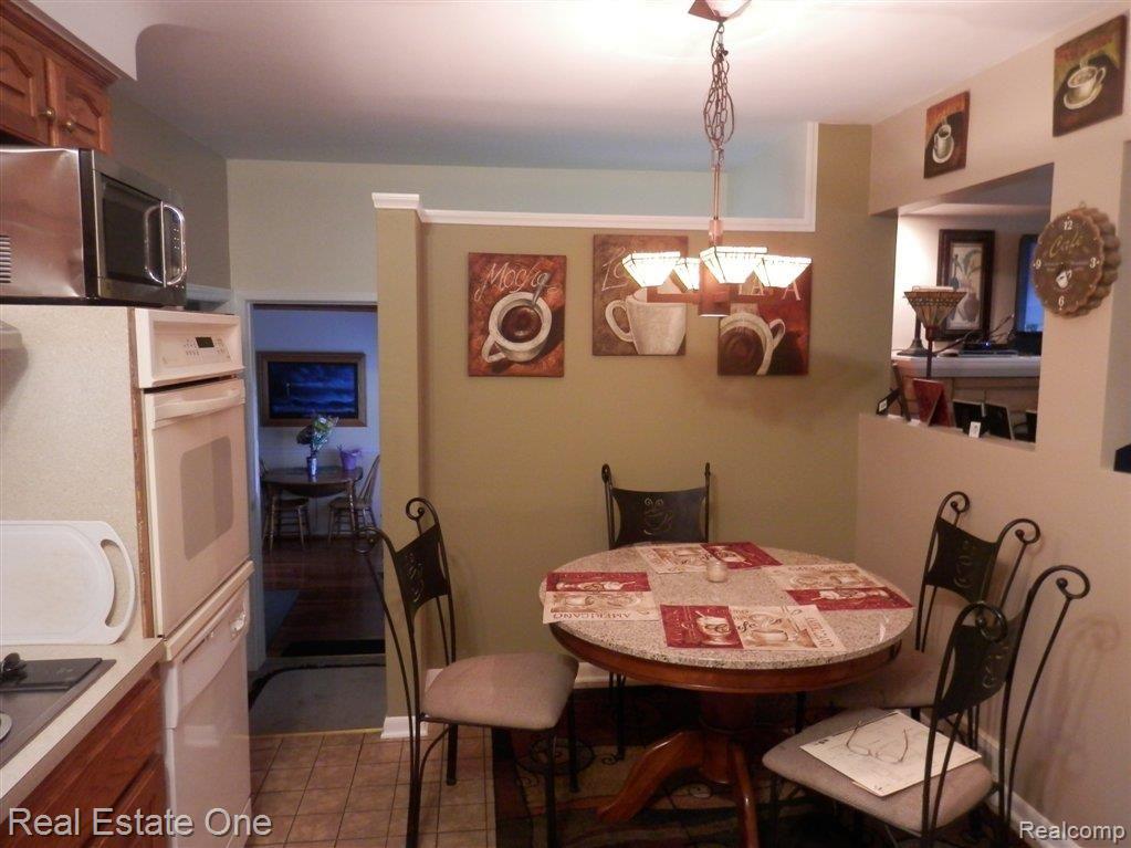 294 Benjamin Street Romeo, MI 48065 - Photo 7 of 24 Romeo listing paula 007.JPG