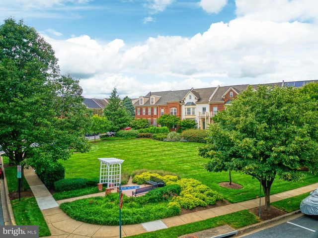 $771,000 | 703 Rolling Fields Way, Rockville, MD 20850