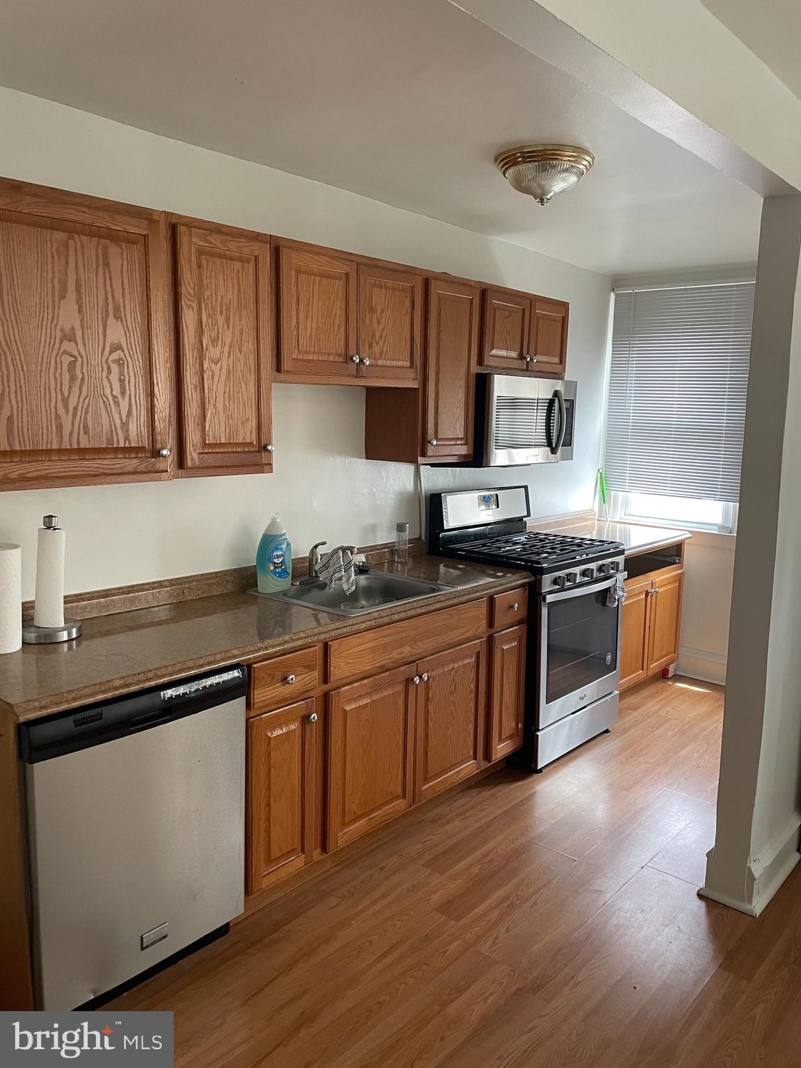93 Springton Road Upper Darby, PA 19082 - Photo 3 of 5