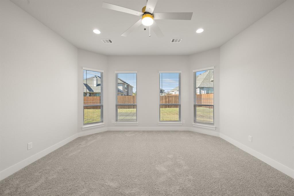 5221 Rowlan Row Midlothian, TX 76065 - Photo 21 of 34