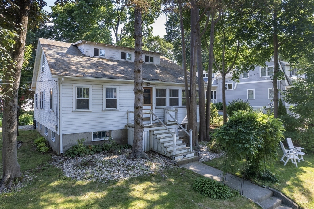 21 Surry Road Hingham, MA 02043 - Photo 16 of 20