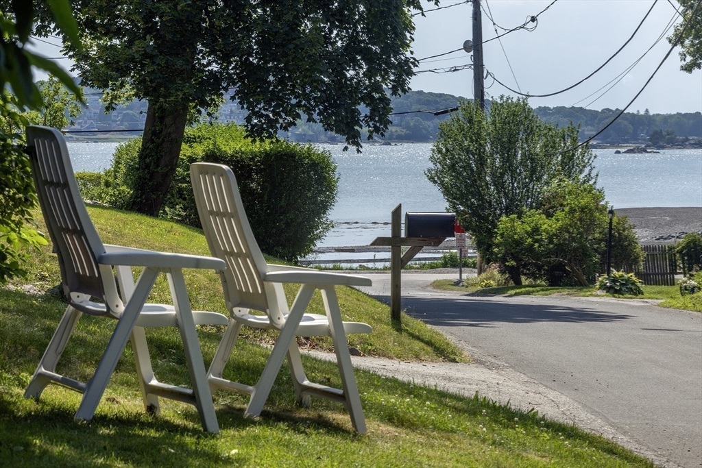 21 Surry Road Hingham, MA 02043 - Photo 3 of 20