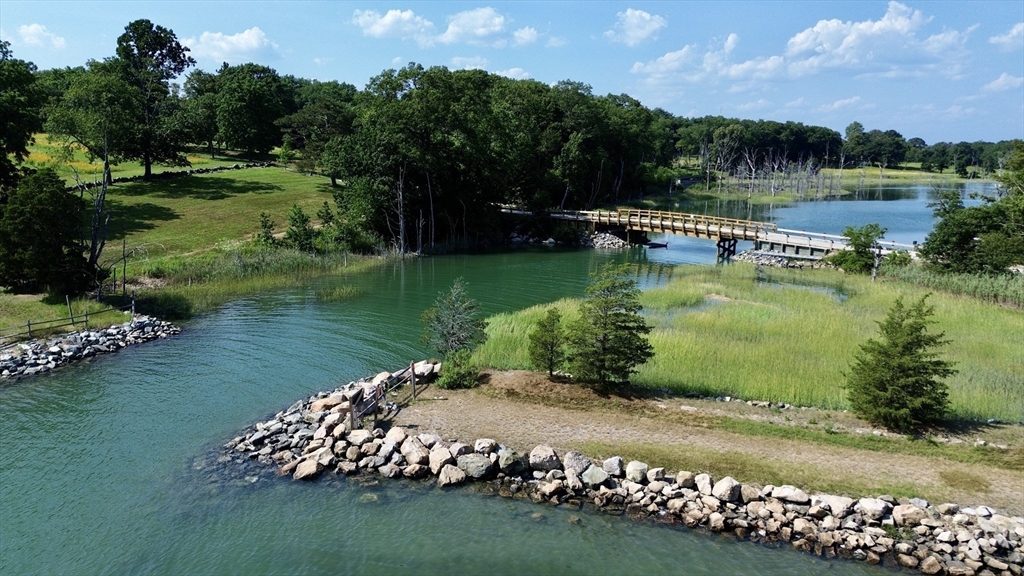 21 Surry Road Hingham, MA 02043 - Photo 5 of 20