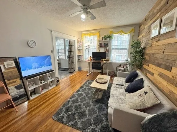 $2,350 | 130 Sutherland Road, Unit 7, Boston, MA 02135