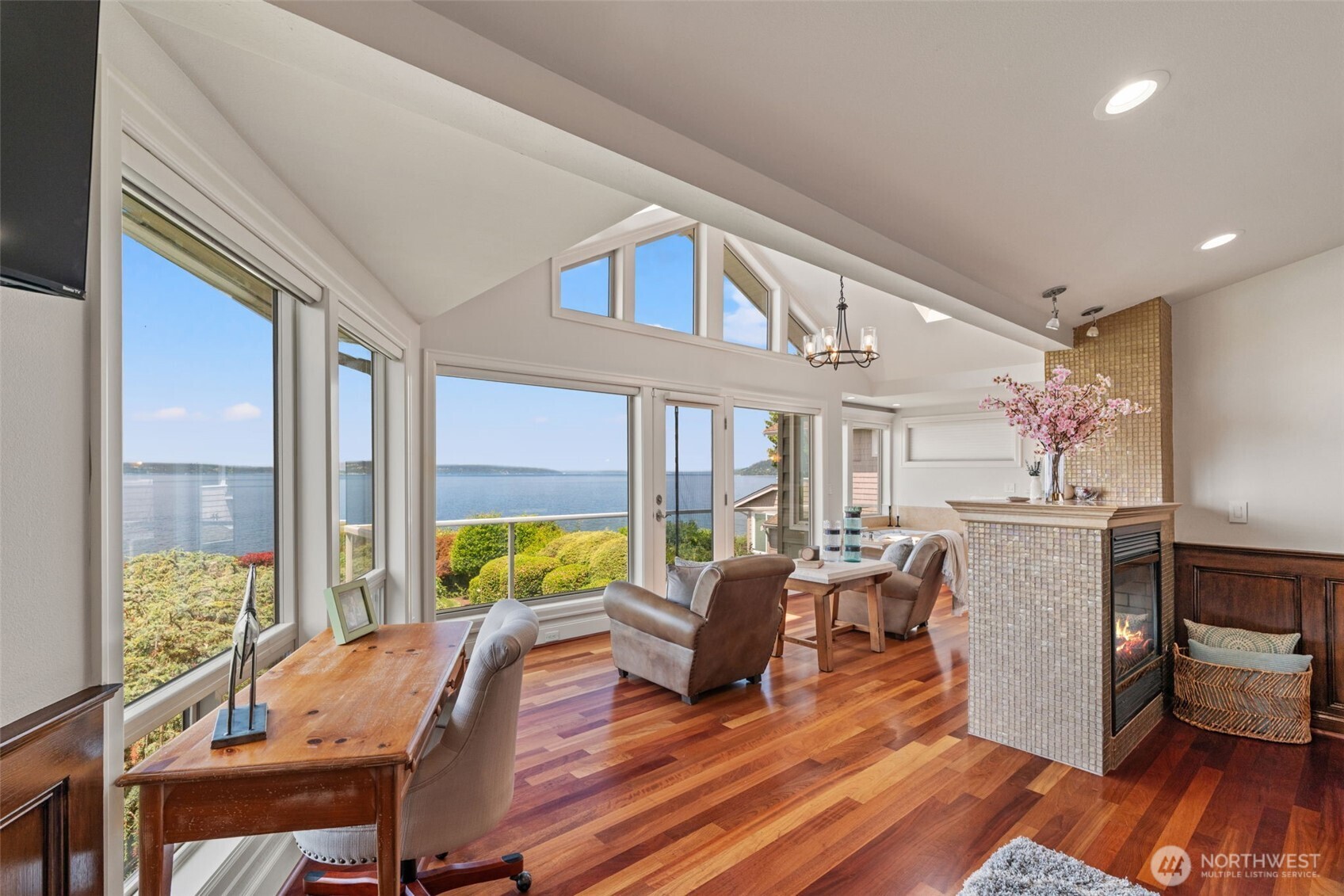 8723 Talbot Road Edmonds, WA 98026 - Photo 22 of 40