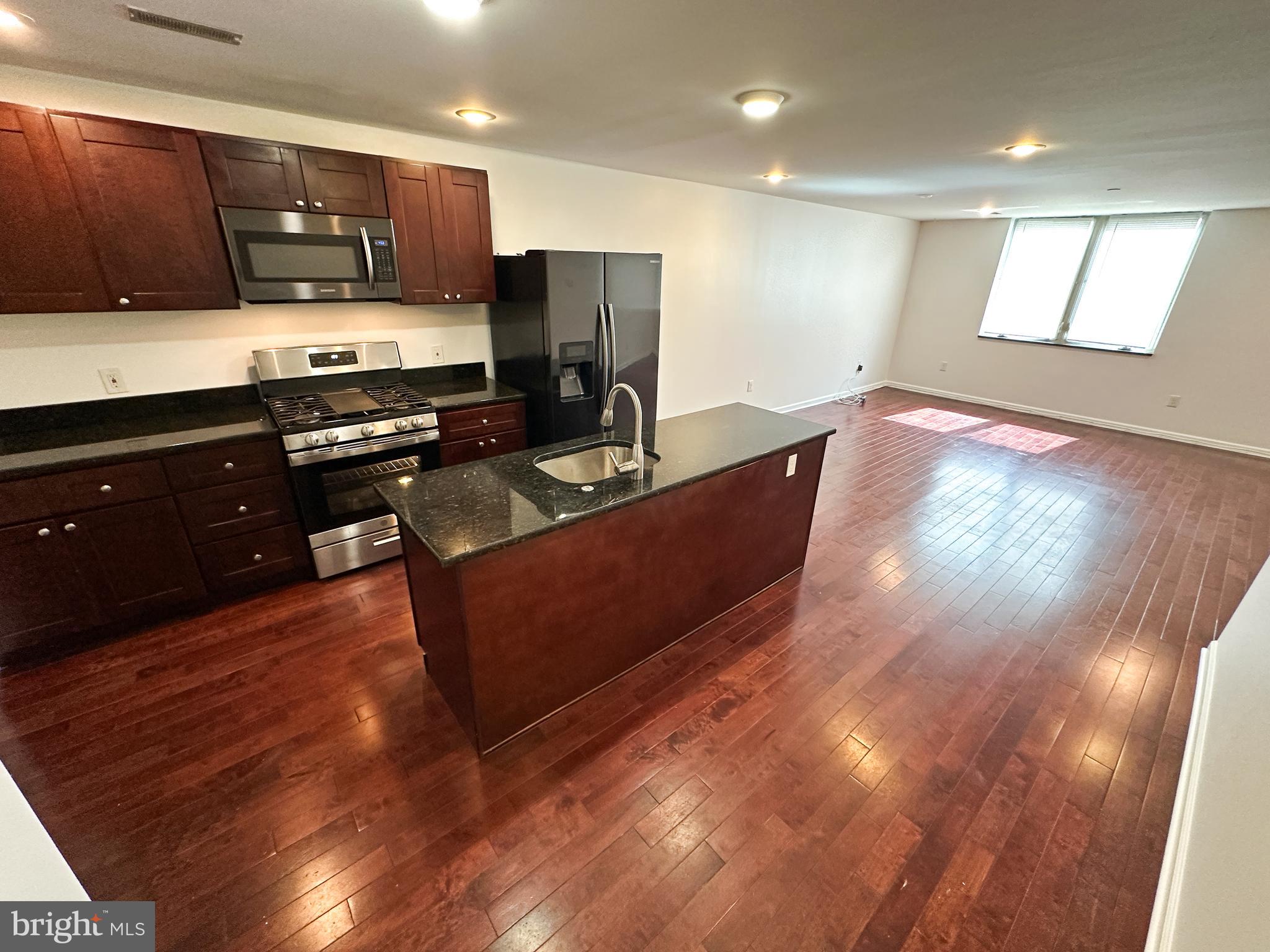 1816 North Front Street, Unit B Philadelphia, PA 19122 - Photo 3 of 13