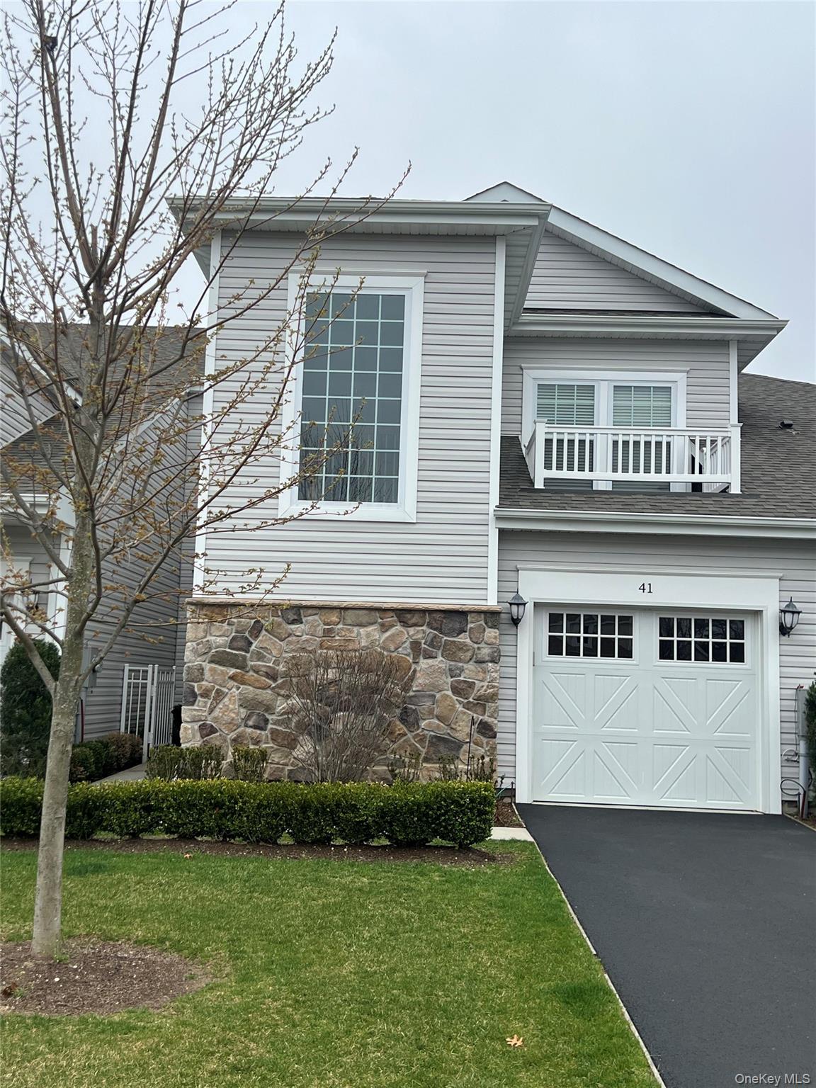 41 Greentree Court Shirley, NY 11967 - Photo 1 of 29