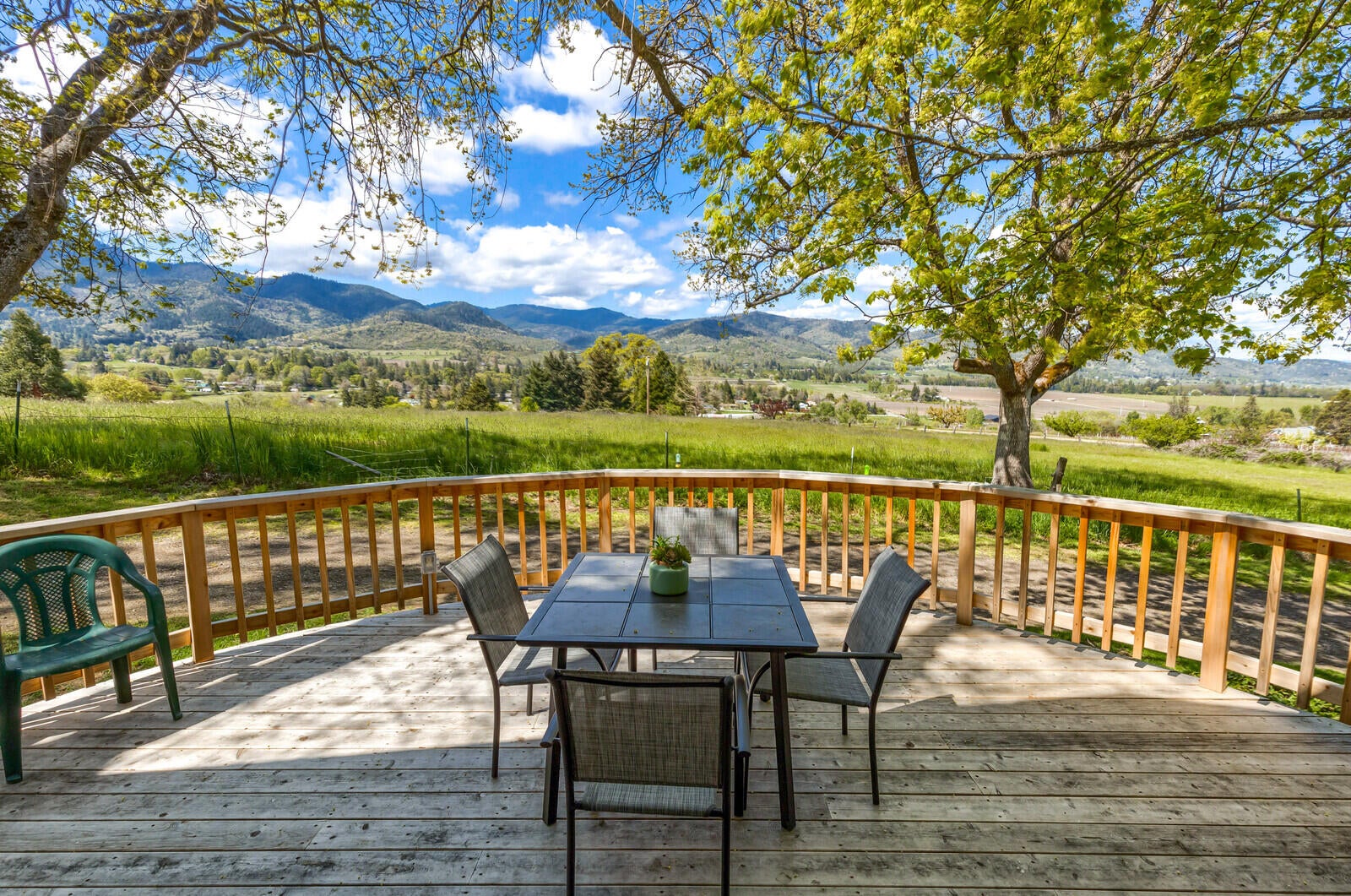 7562 Rapp Lane Talent, OR 97540 - Photo 8 of 40 05_RL_5_mls
