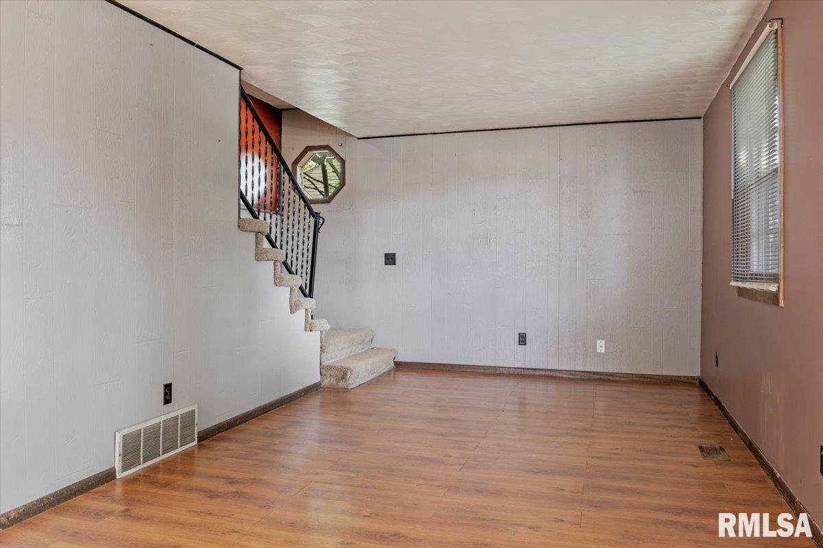 200 Lumber Street Athens, IL 62613 - Photo 9 of 29 Gallery Image 9