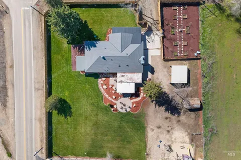$725,000 | 7816 East Victory Road, Nampa, ID 83687