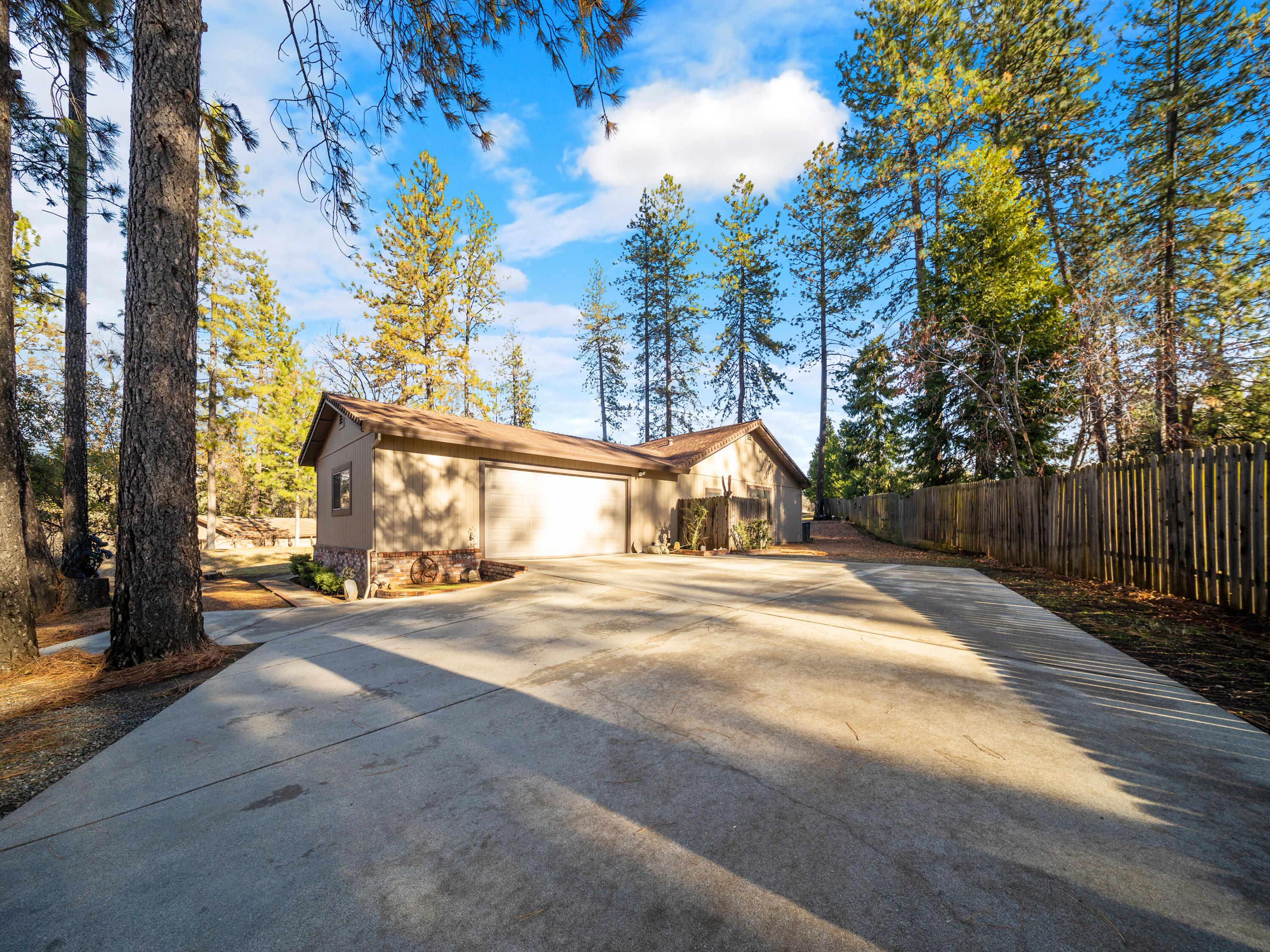 6645 Black Butte Road Shingletown, CA 96088 - Photo 3 of 33 Side Load Garage