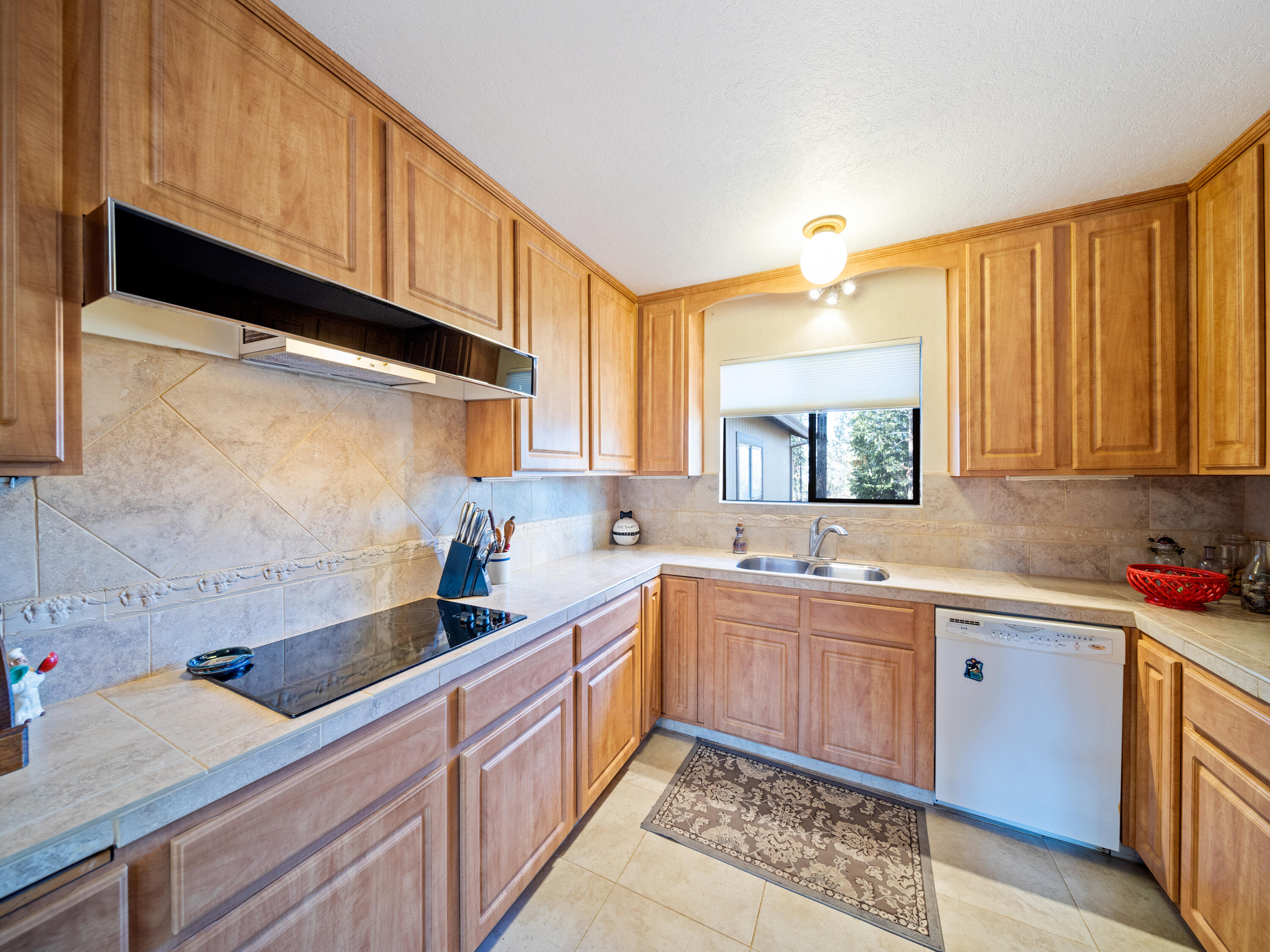 6645 Black Butte Road Shingletown, CA 96088 - Photo 7 of 33 Kitchen