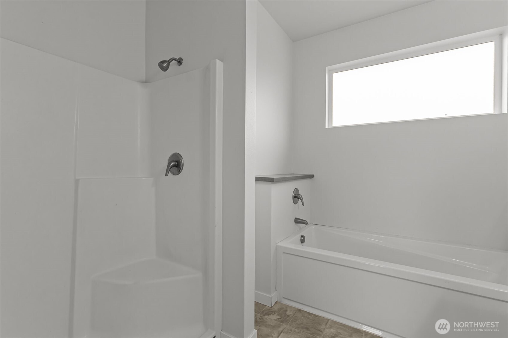 708 Miller Street Winlock, WA 98596 - Photo 21 of 40 a bathroom with a bathtub