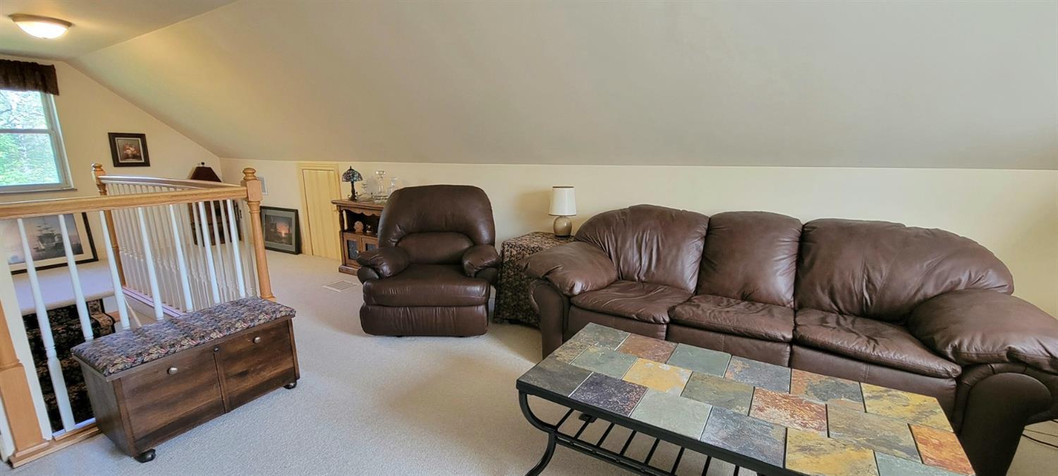 1512 Hunt Road Reading, OH 45215 - Photo 23 of 36