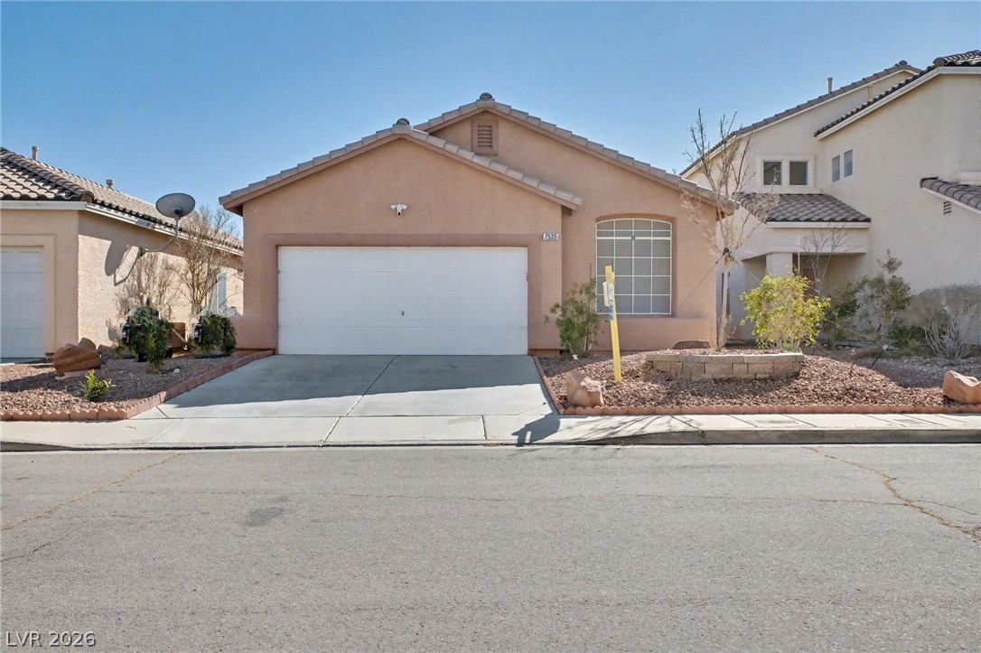 Beautiful 3 bedroom, single-story home in the Southwest area of Las Vegas with no HOA