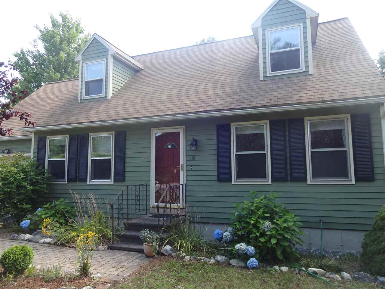 101 Lund Road Nashua, NH 03060 - Photo 2 of 30